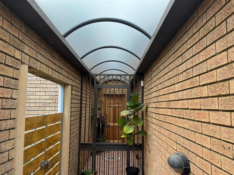 3 Bedroom Property for Sale in Vierlanden Western Cape